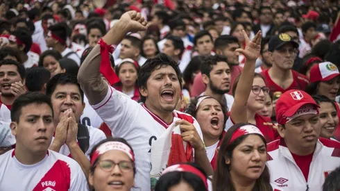 Peru World Cup fans party like it's 1982