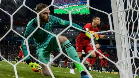 Spain rally behind De Gea as questions swirl over goalkeeper's form