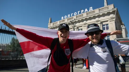England fans fight bugs in Volgograd