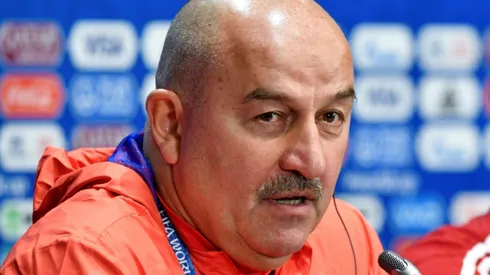 Russian coach ignoring critics ahead of Cup opener