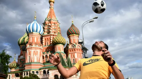 World Cup fever builds as fans, teams pour into Russia