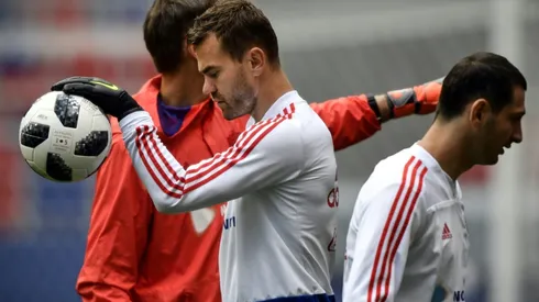 Akinfeev out to save host Russia's World Cup blushes