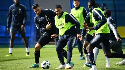 Deschamps set to stick with Giroud as striker nurses head wound