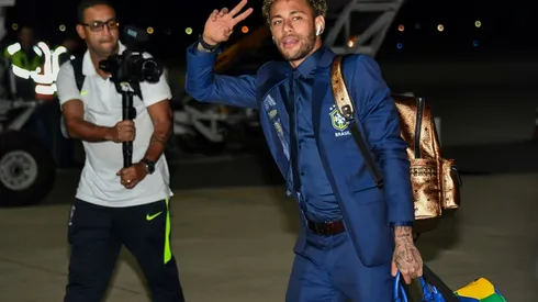 Neymar and Brazil arrive in Russia with World Cup clock ticking down