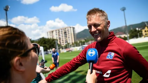 Lost bag hiccup delays start of Iceland's World Cup adventure