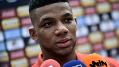 Colombian full-back Fabra out of World Cup with knee injury