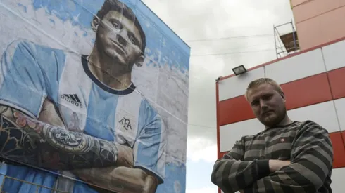 Giant mural tribute to 'legend' Messi at Argentina base camp
