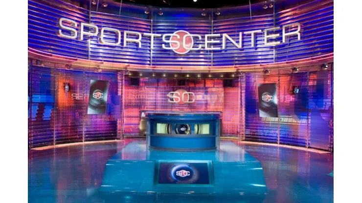 Bristol CT: Monday, March 13, 2006 — Empty SportsCenter Set — .