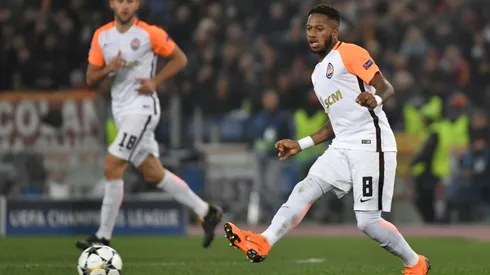 Manchester United agree deal to sign Brazil midfielder Fred
