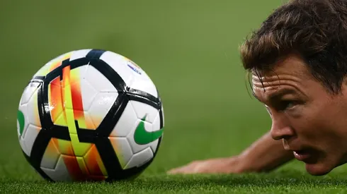 Arsenal sign Swiss captain Lichtsteiner from Juventus