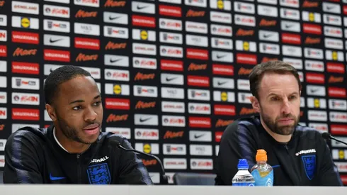 Sterling sorry for late arrival at England camp