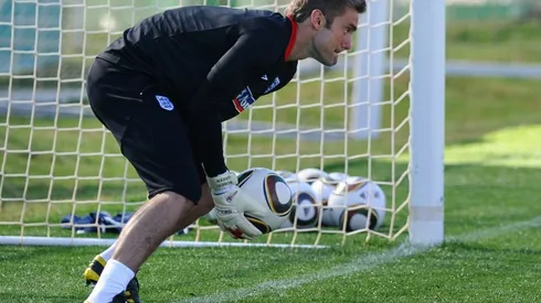 Chelsea sign former England goalkeeper Robert Green