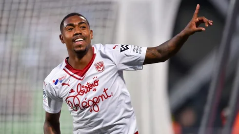 Barcelona sign Malcom from Bordeaux after Roma drama