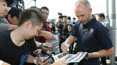 Fans cheer as Iniesta lands in Japan to join Vissel Kobe