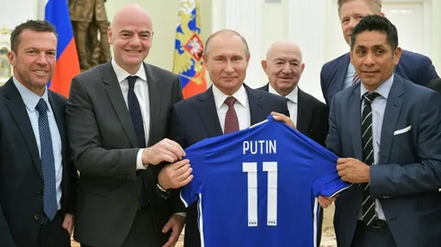 FIFA tells Putin world is 'in love' with Russia