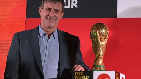 Former hot-shot Kempes joins Maradona in offering to coach Argentina