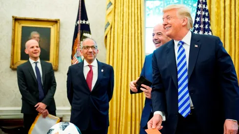 Trump welcomes FIFA chief Infantino, gives press red card