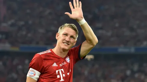Emotional Schweinsteiger scores on Bayern farewell
