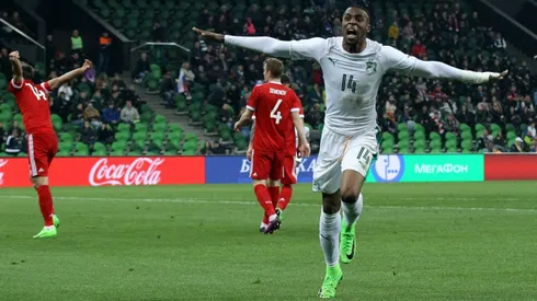 Kodjia rescues point for Villa, Bolton go joint top of Championship