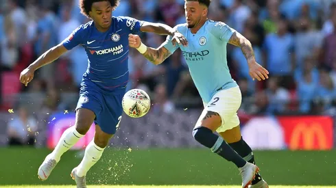 Willian commits to Chelsea, Luiz urges Courtois and Hazard to stay