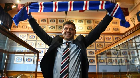 Gerrard shrugs off Rangers title talk