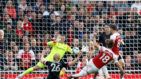 Pickford pens new six-year deal at Everton