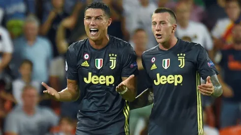 Ronaldo sent off but 10-man Juventus ease past Valencia