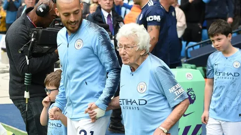 Vera leads out Man City at the age of 102