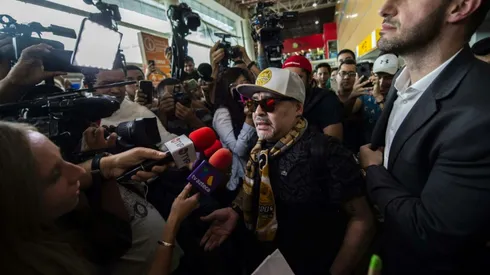 Dozens of fans laud Maradona's arrival in Mexico