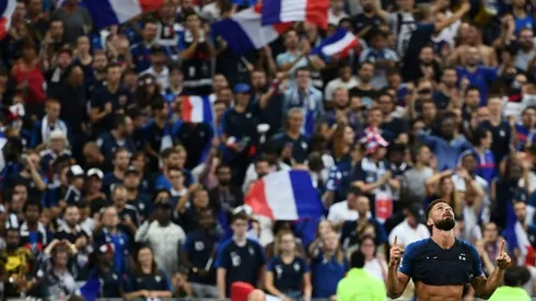 Giroud gets winner as France celebrate World Cup homecoming