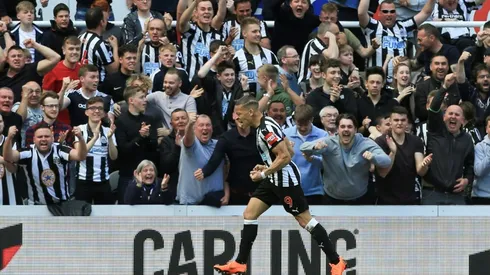 Gayle boosts West Brom, Villa routed