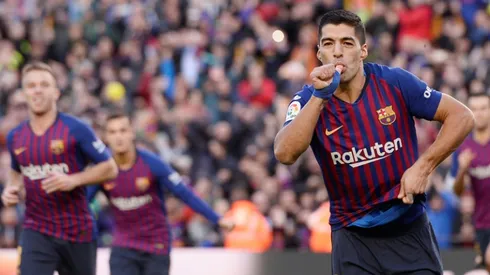 Suarez hits hat-trick as Barcelona blow away Madrid