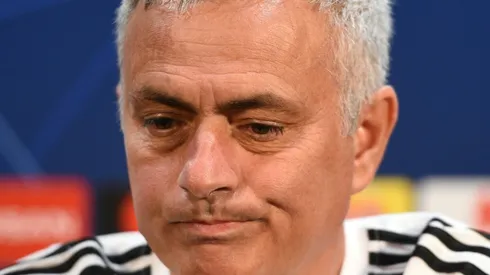 Mourinho arrives on foot as Man Utd late again for Juventus game