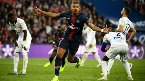 Mbappe scores again as PSG thrash Amiens for perfect 10