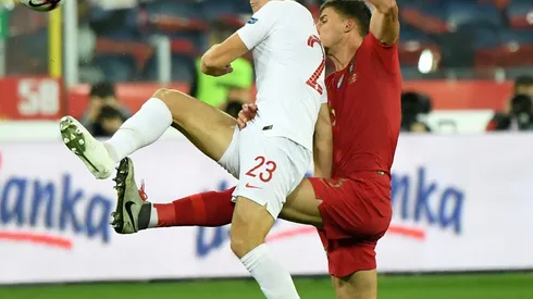 Genoa issue hands-off warning for Polish ace Piatek