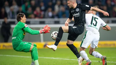 Rebic scores, gets sent off in Frankfurt win