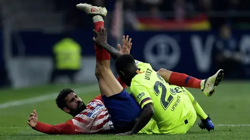 Barcelona send Umtiti to Doha for knee fix