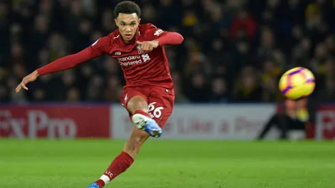 Klopp hails mature Liverpool as late show keeps pressure on Man City