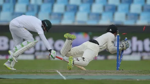 Azhar and Sohail give Pakistan edge in tough first day of second Test