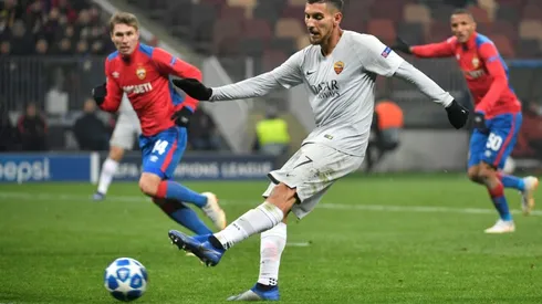 Roma midfielder's agent denies Manchester United move