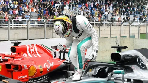 Record-breaking Hamilton claims Mercedes' 100th pole position