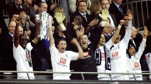 Defoe receives League Cup medal 10 years after Spurs win