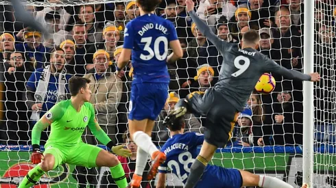 Vardy strikes as Leicester bamboozle Chelsea