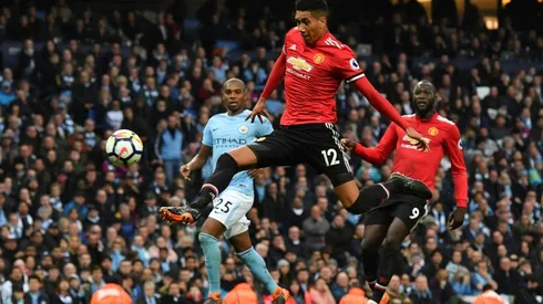 Smalling extends Man Utd contract to 2022