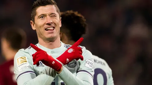 Bayern thump Hanover to go level with second-place Gladbach