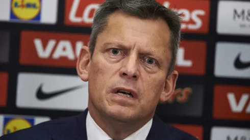 FA chief Martin Glenn to step down at the end of the season