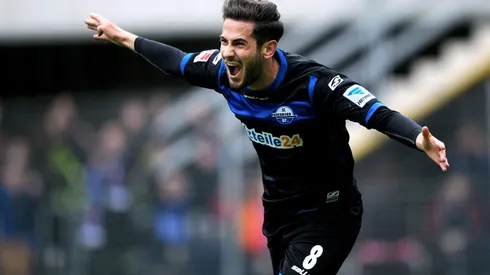 Last-gasp Norwich keep noses in front of Leeds in Championship