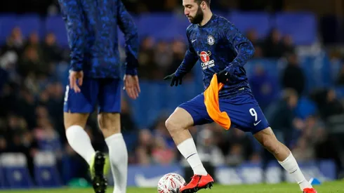 Debutant Higuain starts for Chelsea in FA Cup