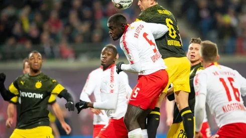RB Leipzig defender Upamecano suffers injury scare in training