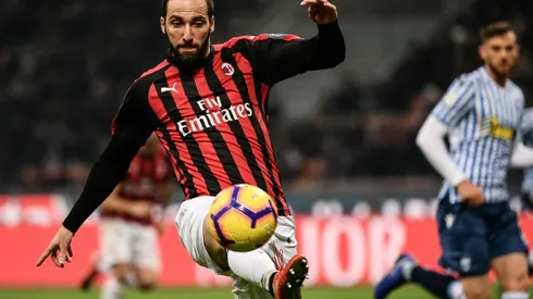 Chelsea sign Higuain to ignite spluttering attack